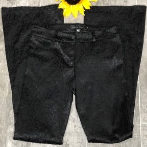 ESTANCIOS CHIRIPO Embossed Black Flared Bottom Pants